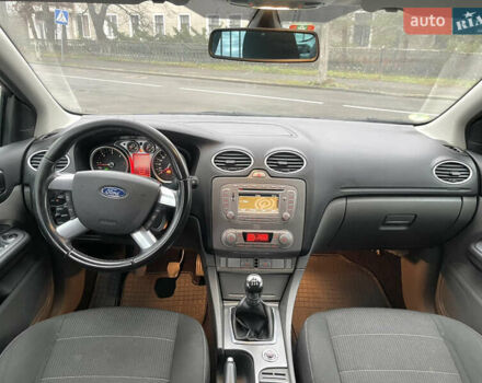 Черный Форд Фокус, объемом двигателя 1.6 л и пробегом 242 тыс. км за 6150 $, фото 15 на Automoto.ua