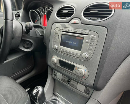 Чорний Форд Фокус, об'ємом двигуна 1.6 л та пробігом 222 тис. км за 6550 $, фото 61 на Automoto.ua