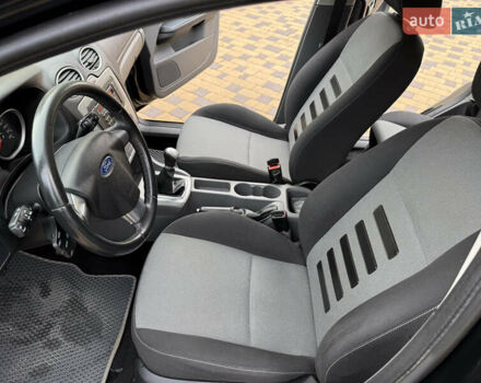 Черный Форд Фокус, объемом двигателя 1.6 л и пробегом 216 тыс. км за 5650 $, фото 11 на Automoto.ua