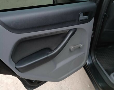 Черный Форд Фокус, объемом двигателя 1.6 л и пробегом 223 тыс. км за 5100 $, фото 9 на Automoto.ua