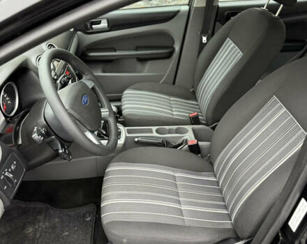 Черный Форд Фокус, объемом двигателя 1.6 л и пробегом 195 тыс. км за 5700 $, фото 104 на Automoto.ua