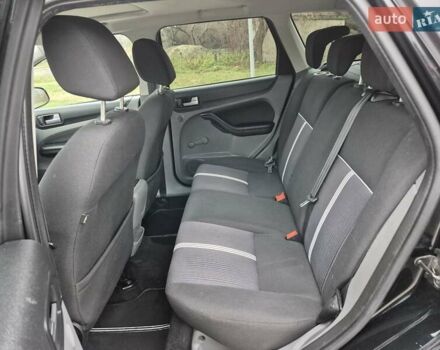 Чорний Форд Фокус, об'ємом двигуна 1.6 л та пробігом 249 тис. км за 6900 $, фото 48 на Automoto.ua