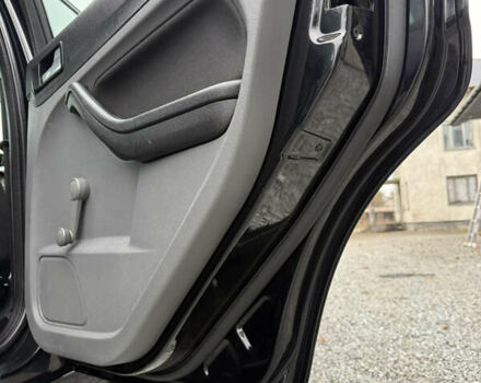 Черный Форд Фокус, объемом двигателя 1.6 л и пробегом 195 тыс. км за 5700 $, фото 125 на Automoto.ua