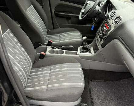 Черный Форд Фокус, объемом двигателя 1.6 л и пробегом 195 тыс. км за 5700 $, фото 88 на Automoto.ua