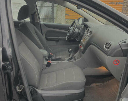 Черный Форд Фокус, объемом двигателя 1.6 л и пробегом 242 тыс. км за 6150 $, фото 8 на Automoto.ua