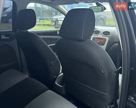 Чорний Форд Фокус, об'ємом двигуна 1.6 л та пробігом 320 тис. км за 5300 $, фото 40 на Automoto.ua