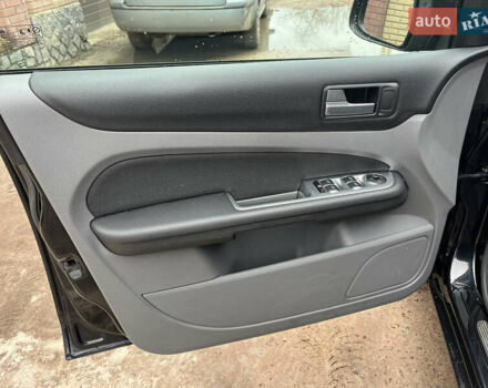 Чорний Форд Фокус, об'ємом двигуна 1.6 л та пробігом 222 тис. км за 6550 $, фото 33 на Automoto.ua