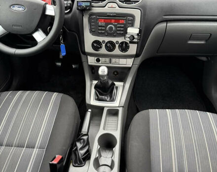 Черный Форд Фокус, объемом двигателя 1.6 л и пробегом 195 тыс. км за 5700 $, фото 96 на Automoto.ua