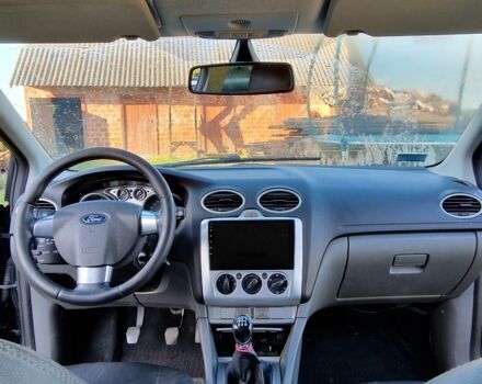 Черный Форд Фокус, объемом двигателя 1.6 л и пробегом 320 тыс. км за 4850 $, фото 5 на Automoto.ua