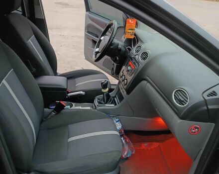 Черный Форд Фокус, объемом двигателя 1.6 л и пробегом 223 тыс. км за 5100 $, фото 16 на Automoto.ua