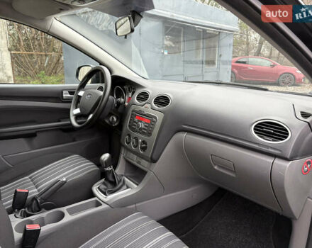 Черный Форд Фокус, объемом двигателя 1.6 л и пробегом 233 тыс. км за 5800 $, фото 43 на Automoto.ua