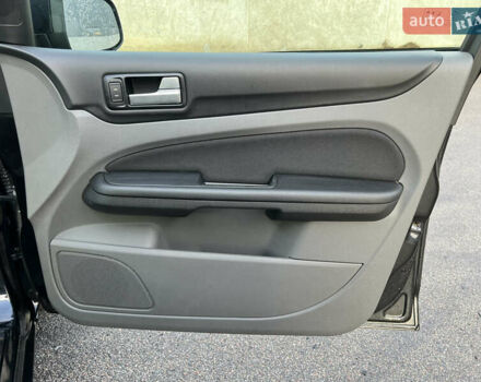 Чорний Форд Фокус, об'ємом двигуна 1.6 л та пробігом 208 тис. км за 6500 $, фото 18 на Automoto.ua