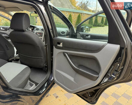 Черный Форд Фокус, объемом двигателя 1.6 л и пробегом 216 тыс. км за 5650 $, фото 17 на Automoto.ua