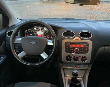 Черный Форд Фокус, объемом двигателя 1.6 л и пробегом 210 тыс. км за 6000 $, фото 18 на Automoto.ua