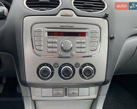 Черный Форд Фокус, объемом двигателя 1.6 л и пробегом 214 тыс. км за 6150 $, фото 29 на Automoto.ua