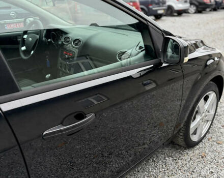 Черный Форд Фокус, объемом двигателя 1.6 л и пробегом 195 тыс. км за 5700 $, фото 62 на Automoto.ua