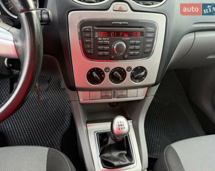 Черный Форд Фокус, объемом двигателя 1.6 л и пробегом 217 тыс. км за 5450 $, фото 14 на Automoto.ua