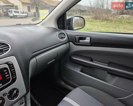 Чорний Форд Фокус, об'ємом двигуна 1.6 л та пробігом 249 тис. км за 6900 $, фото 43 на Automoto.ua