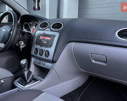 Черный Форд Фокус, объемом двигателя 1.8 л и пробегом 218 тыс. км за 5799 $, фото 26 на Automoto.ua