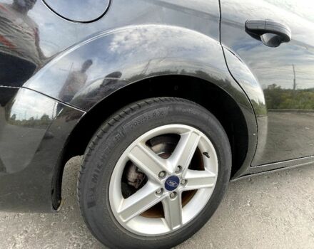 Черный Форд Фокус, объемом двигателя 1.6 л и пробегом 260 тыс. км за 5300 $, фото 6 на Automoto.ua