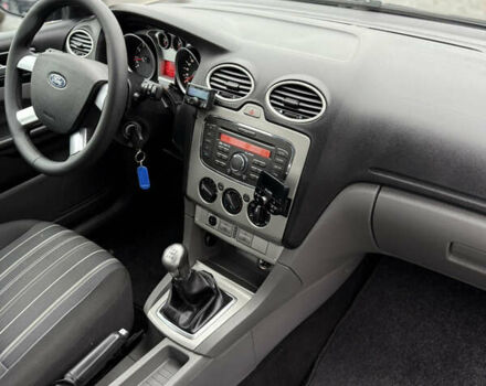 Черный Форд Фокус, объемом двигателя 1.6 л и пробегом 195 тыс. км за 5700 $, фото 90 на Automoto.ua