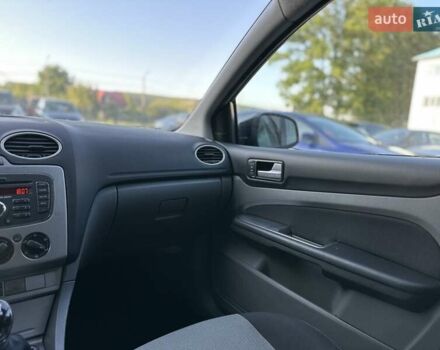 Чорний Форд Фокус, об'ємом двигуна 1.6 л та пробігом 205 тис. км за 5999 $, фото 10 на Automoto.ua