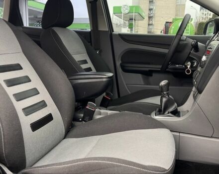 Черный Форд Фокус, объемом двигателя 1.8 л и пробегом 218 тыс. км за 5800 $, фото 16 на Automoto.ua