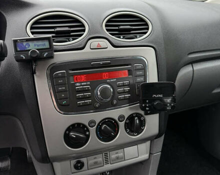 Черный Форд Фокус, объемом двигателя 1.6 л и пробегом 195 тыс. км за 5700 $, фото 113 на Automoto.ua