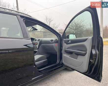 Чорний Форд Фокус, об'ємом двигуна 1.6 л та пробігом 193 тис. км за 6199 $, фото 27 на Automoto.ua