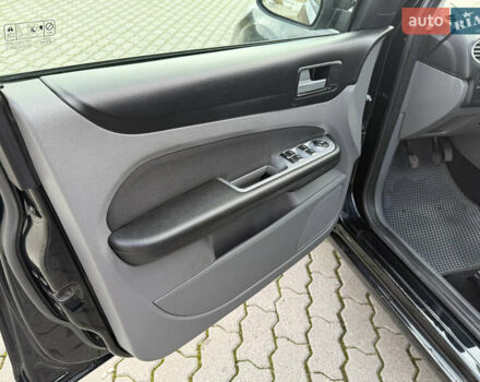 Черный Форд Фокус, объемом двигателя 1.6 л и пробегом 217 тыс. км за 5450 $, фото 15 на Automoto.ua