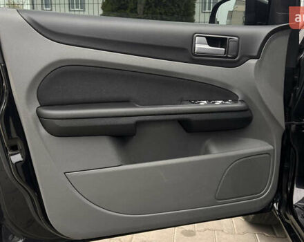 Чорний Форд Фокус, об'ємом двигуна 1.8 л та пробігом 217 тис. км за 5950 $, фото 47 на Automoto.ua