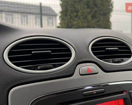 Чорний Форд Фокус, об'ємом двигуна 1.8 л та пробігом 217 тис. км за 5950 $, фото 27 на Automoto.ua