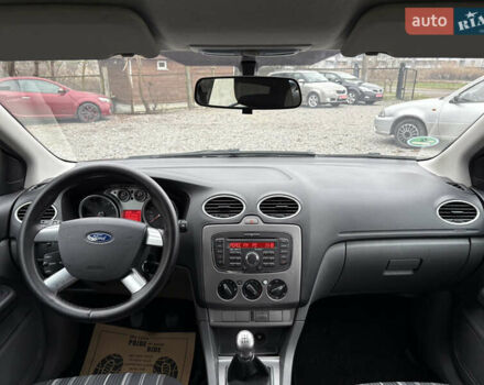 Чорний Форд Фокус, об'ємом двигуна 1.6 л та пробігом 233 тис. км за 6000 $, фото 43 на Automoto.ua