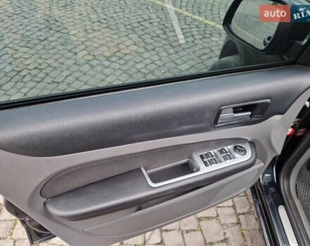 Черный Форд Фокус, объемом двигателя 1.56 л и пробегом 230 тыс. км за 5800 $, фото 11 на Automoto.ua