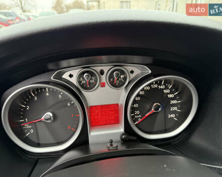 Черный Форд Фокус, объемом двигателя 1.6 л и пробегом 195 тыс. км за 5700 $, фото 106 на Automoto.ua