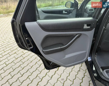 Черный Форд Фокус, объемом двигателя 1.6 л и пробегом 217 тыс. км за 5450 $, фото 17 на Automoto.ua