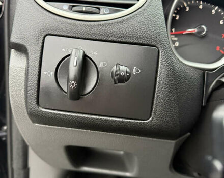 Черный Форд Фокус, объемом двигателя 1.6 л и пробегом 195 тыс. км за 5700 $, фото 112 на Automoto.ua