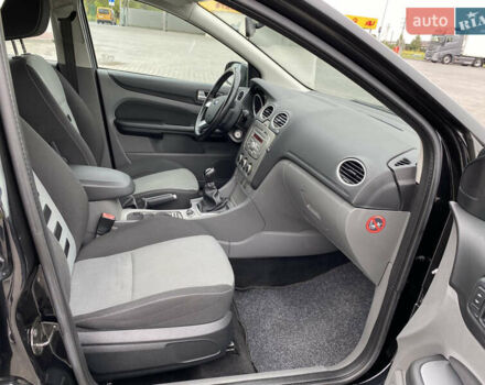 Черный Форд Фокус, объемом двигателя 1.6 л и пробегом 214 тыс. км за 6150 $, фото 43 на Automoto.ua