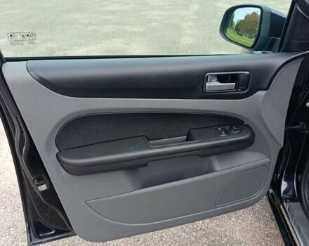 Черный Форд Фокус, объемом двигателя 1.8 л и пробегом 170 тыс. км за 6400 $, фото 15 на Automoto.ua