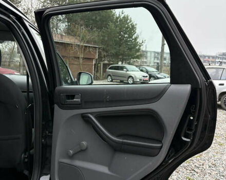 Чорний Форд Фокус, об'ємом двигуна 1.6 л та пробігом 233 тис. км за 6000 $, фото 31 на Automoto.ua