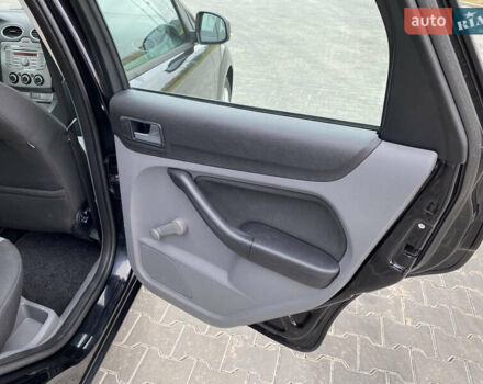 Черный Форд Фокус, объемом двигателя 1.6 л и пробегом 214 тыс. км за 6150 $, фото 40 на Automoto.ua