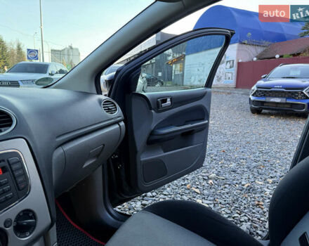 Чорний Форд Фокус, об'ємом двигуна 1.6 л та пробігом 278 тис. км за 5599 $, фото 15 на Automoto.ua