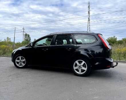 Черный Форд Фокус, объемом двигателя 1.6 л и пробегом 260 тыс. км за 5300 $, фото 1 на Automoto.ua