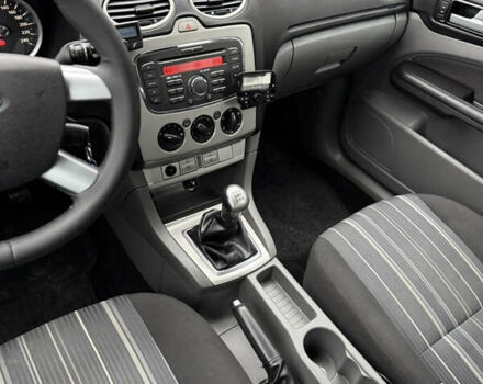 Черный Форд Фокус, объемом двигателя 1.6 л и пробегом 195 тыс. км за 5700 $, фото 101 на Automoto.ua