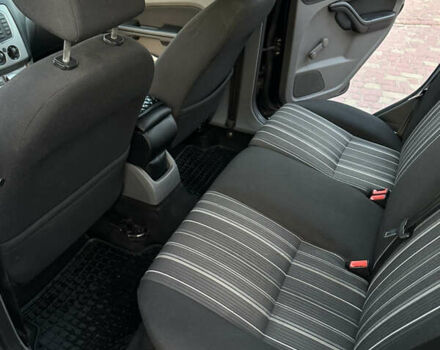 Черный Форд Фокус, объемом двигателя 1.6 л и пробегом 292 тыс. км за 5300 $, фото 7 на Automoto.ua