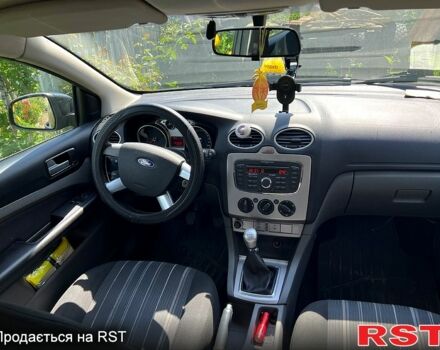 Черный Форд Фокус, объемом двигателя 1.6 л и пробегом 318 тыс. км за 5500 $, фото 4 на Automoto.ua