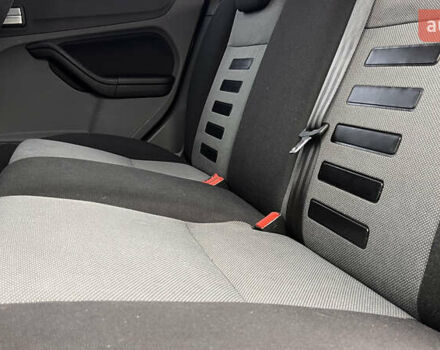 Чорний Форд Фокус, об'ємом двигуна 1.8 л та пробігом 217 тис. км за 5950 $, фото 45 на Automoto.ua