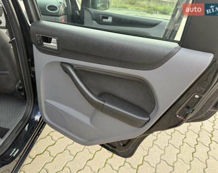 Черный Форд Фокус, объемом двигателя 1.6 л и пробегом 217 тыс. км за 5450 $, фото 20 на Automoto.ua