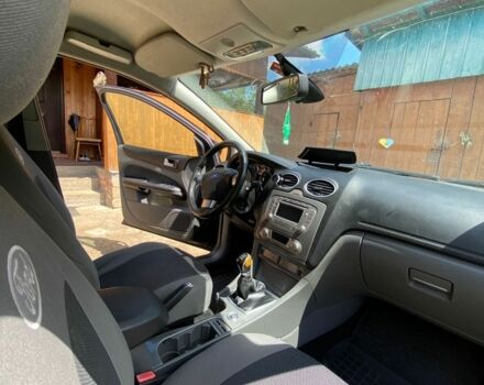 Черный Форд Фокус, объемом двигателя 1.6 л и пробегом 300 тыс. км за 4700 $, фото 4 на Automoto.ua