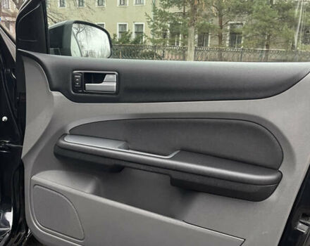 Черный Форд Фокус, объемом двигателя 1.6 л и пробегом 242 тыс. км за 6150 $, фото 10 на Automoto.ua